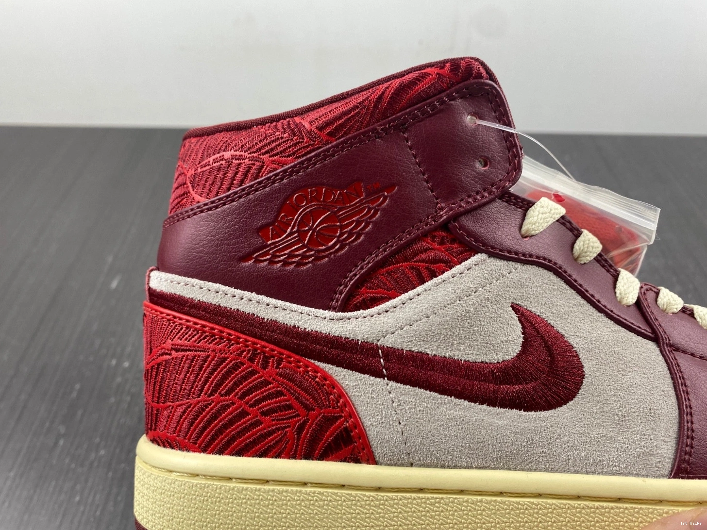 Jordan DZ2820-601 Leaf